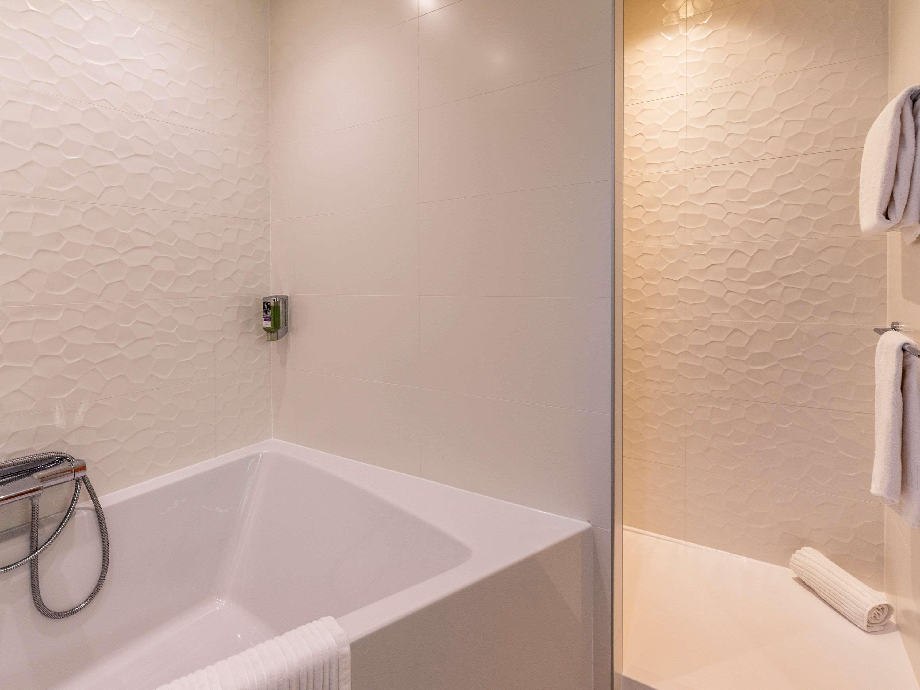 Mercure Centre Prado Velodrome Hotel 4*
